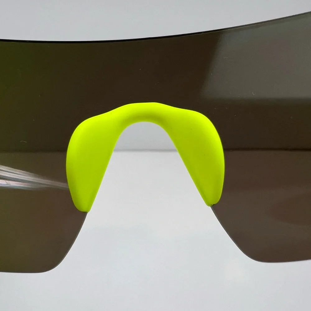 BODY GLOVE SUNGLASSES 100% UVA-UVB PROTECTION, YELLOW FRAME W/GREEN LENSES
